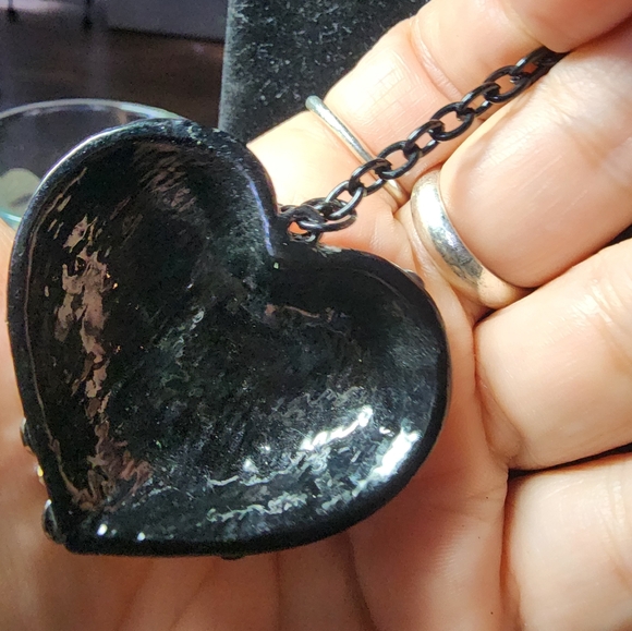 NWT Gothic, Fantasy Black Heart Necklace - Picture 6 of 6
